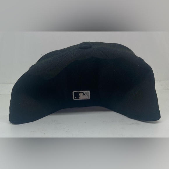 Chicago White Sox New Era Low Profile 59FIFTY Fitted Hat - Black Size 7 1/8 - Picture 3 of 8